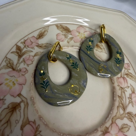 Handmade dangly  Green and Gold Hoop Earrings - Picture 4 of 5